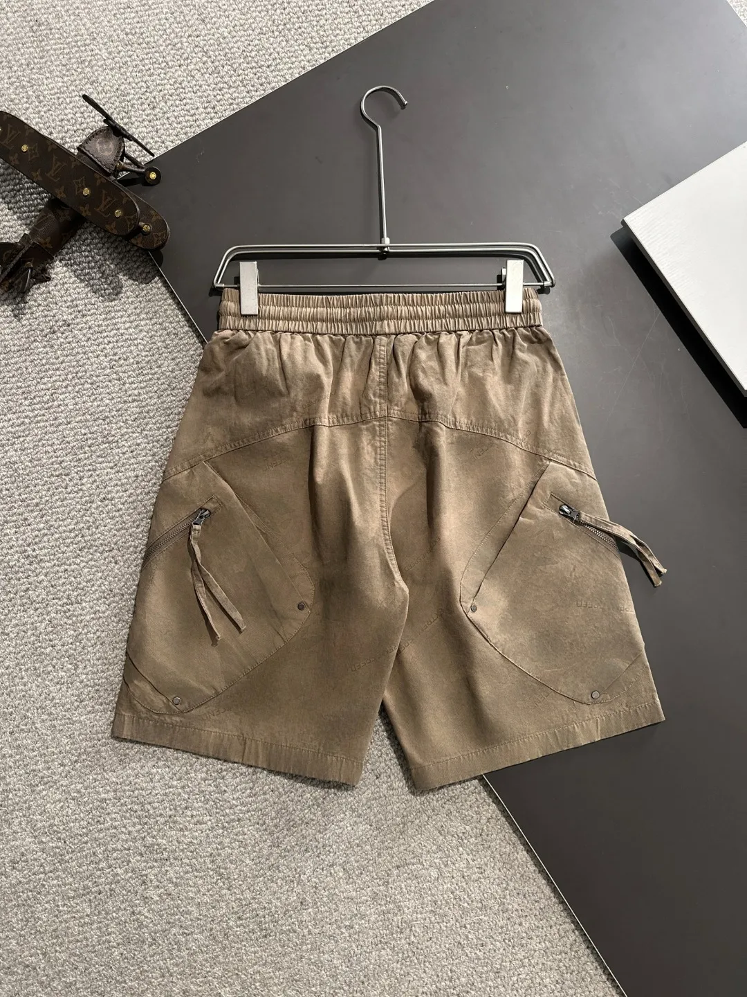 🅿️330 next day shipping, high-end goods, Stone Island 2025 spring and summer new elastic band casual shorts, counter-customized fabrics, high breathability and comfort, impeccable details, brand element design concept, reflecting high quality. It feels delicate and soft! It presents a casual cut and the upper body shape is great! Size: M-4XL